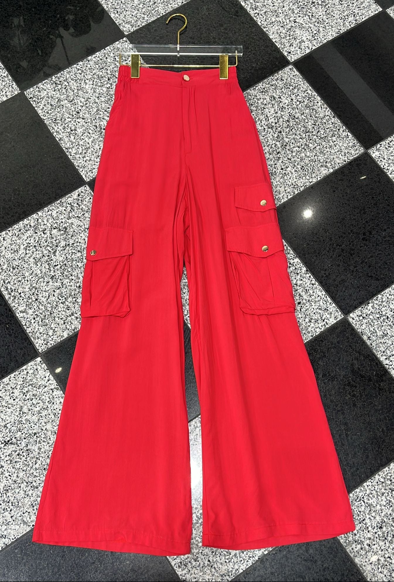 Pantalón rojo pasión