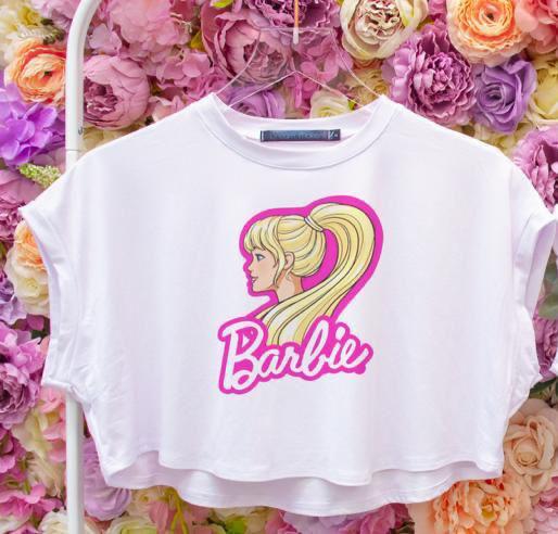 Crop Top blanca con muñeca Barbie