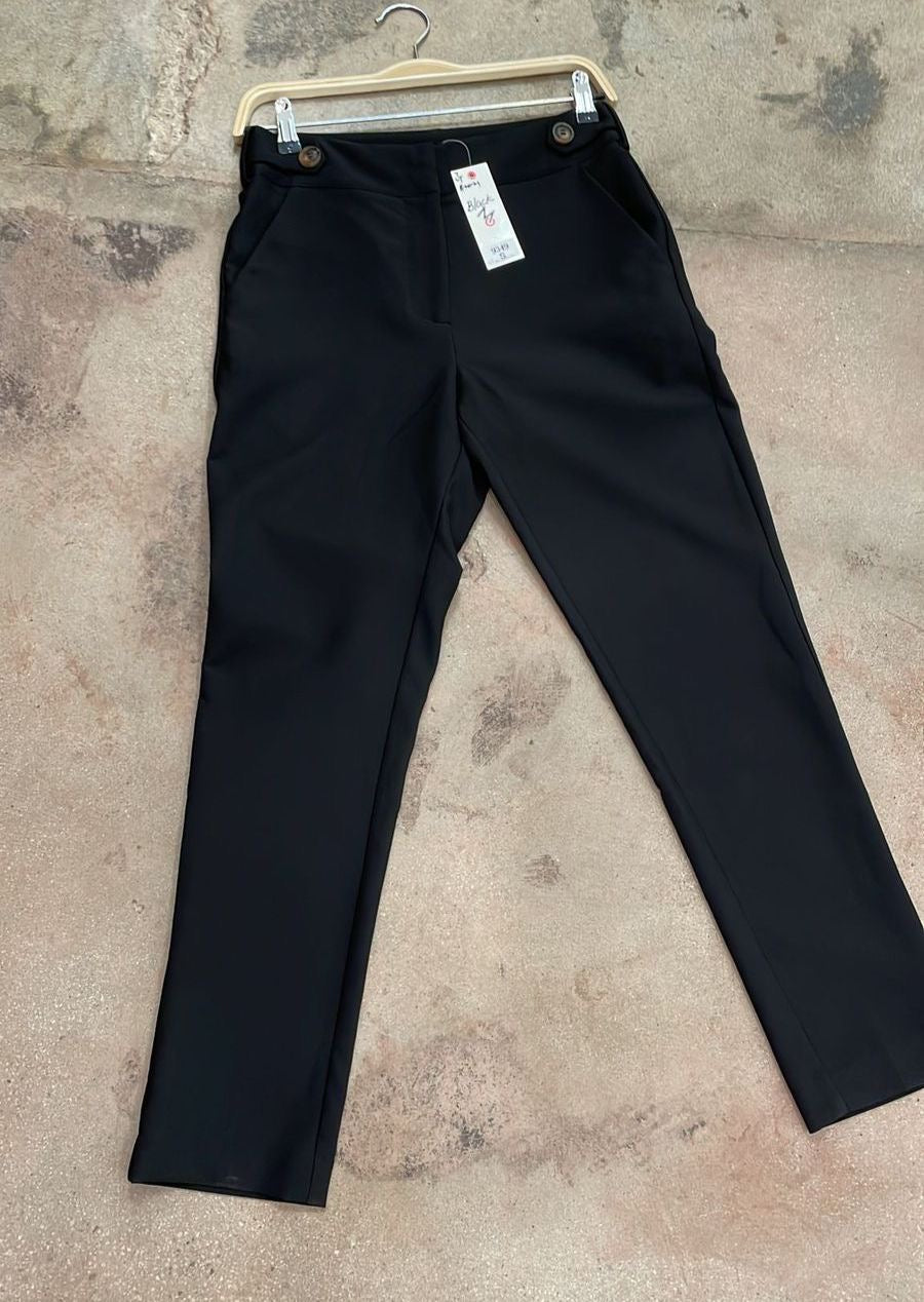 Pantalón ajustado negro